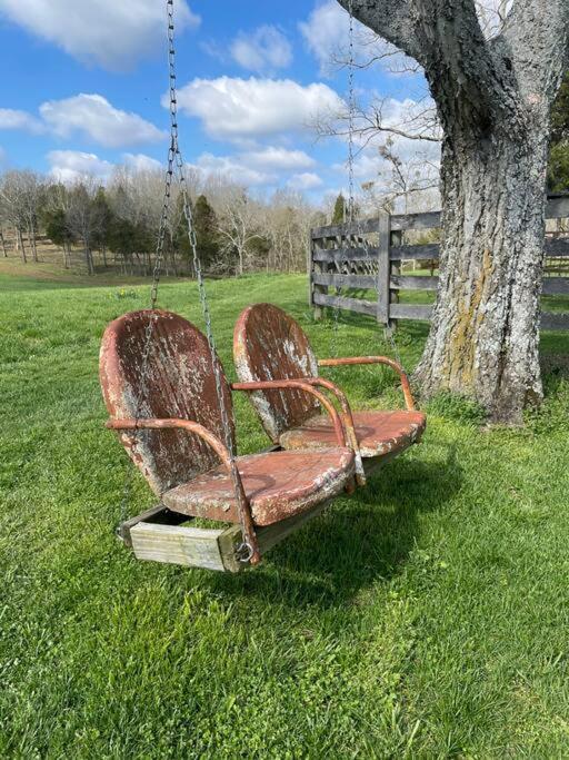 Bourbon Trail Cabin On The Farm 劳伦斯堡 外观 照片