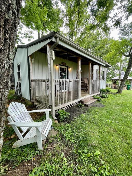 Bourbon Trail Cabin On The Farm 劳伦斯堡 外观 照片