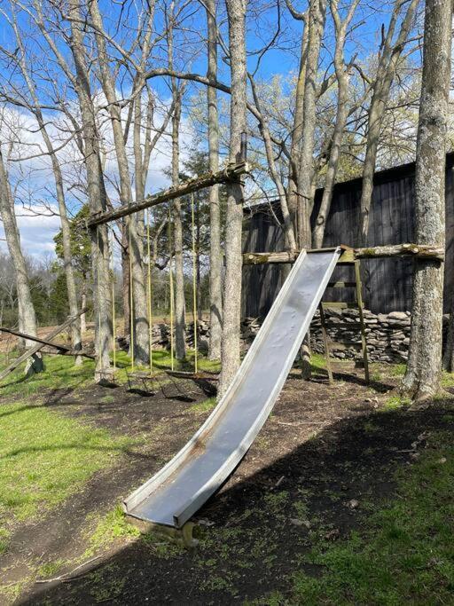 Bourbon Trail Cabin On The Farm 劳伦斯堡 外观 照片